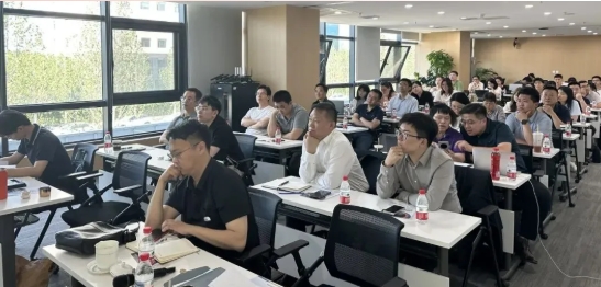 创新方法专家助力重庆师范大学师生提升创新能力